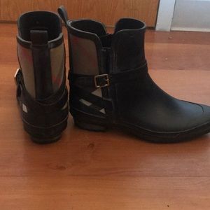Burberry Rainboots size 9.
